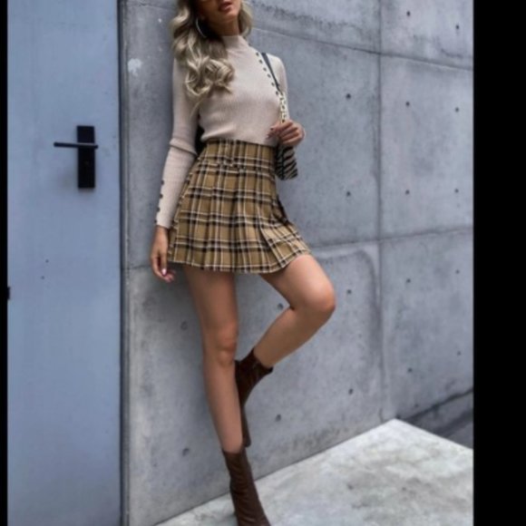 Plaid Pleated Hem High Waisted Skirt - Picture 4 of 4